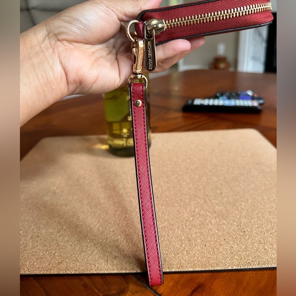 Michael Kors Leather Full Zip Around Wallet & Wrislet, Red, Large - Picture 7 of 15